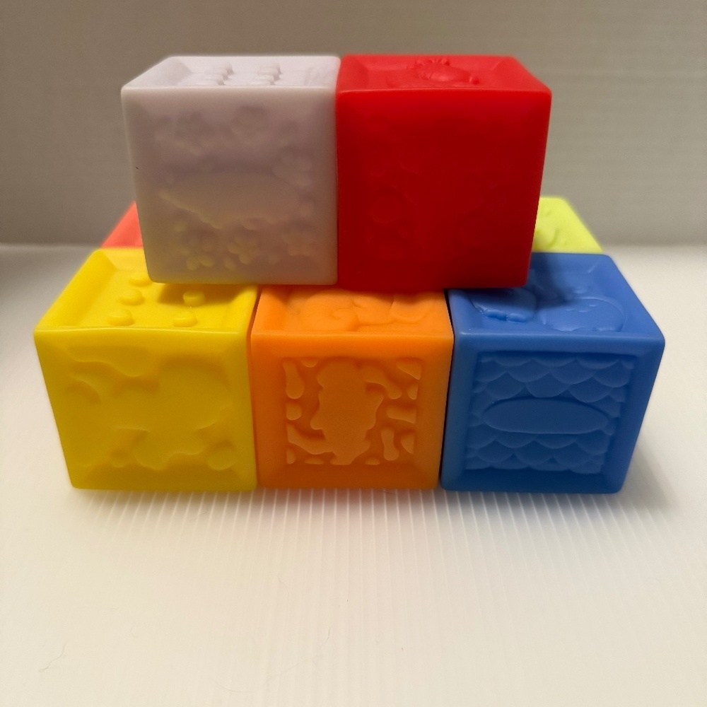 Infantino Colorful Soft Rubber Baby Building Blocks Lot of 8 Animals Numbers